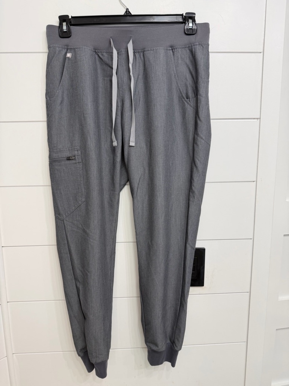 FIGS SET! Gray Catarina Scrub Top & Zamora Jogger Pants M 36508 - Picture 5 of 15